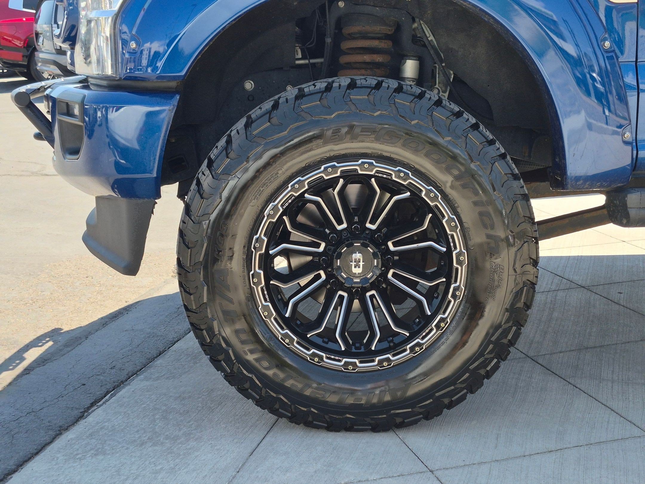 Used 2022 Blue Metallic Ford LARIAT image 11