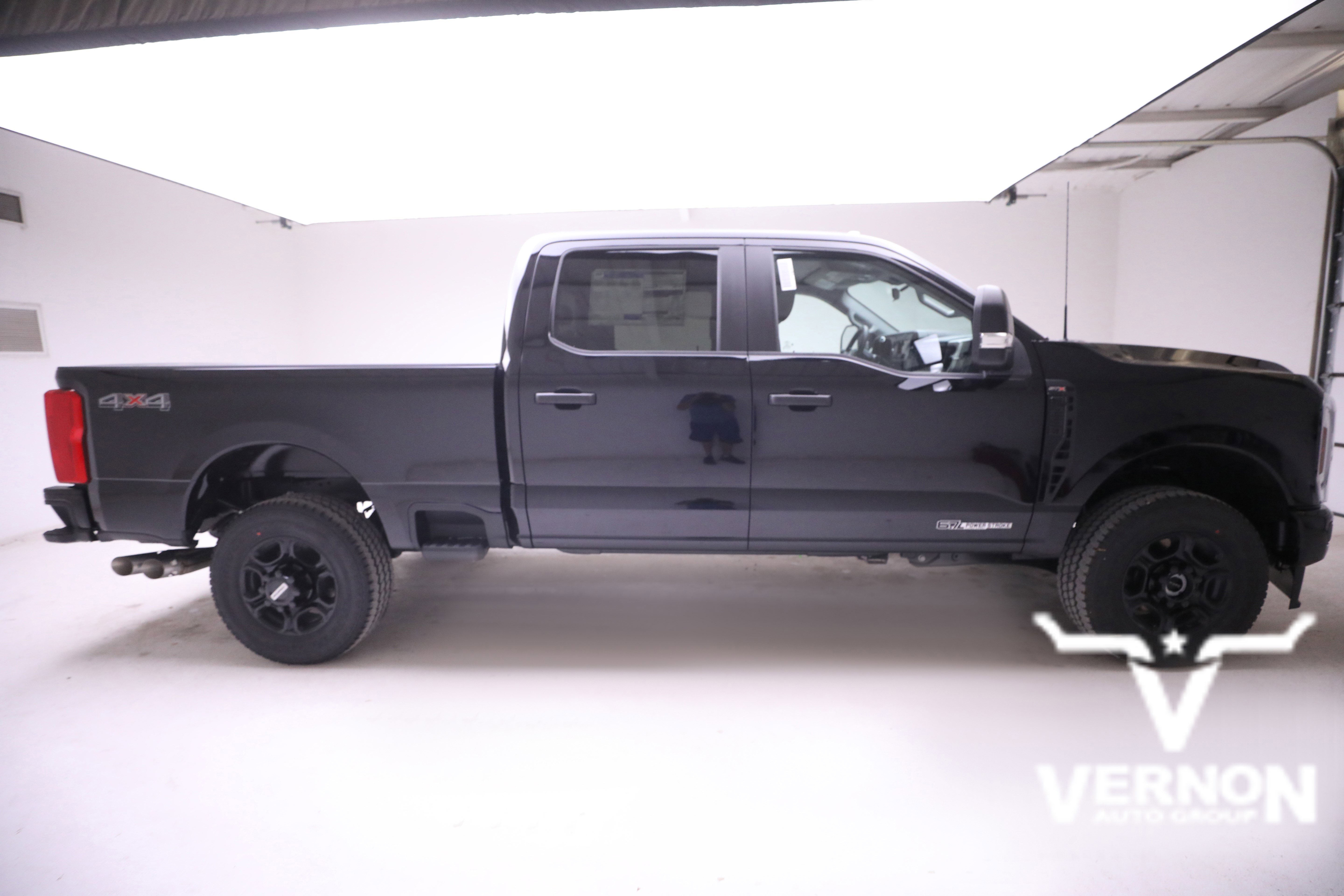 New 2026 Agate Black Metallic Ford  image 6