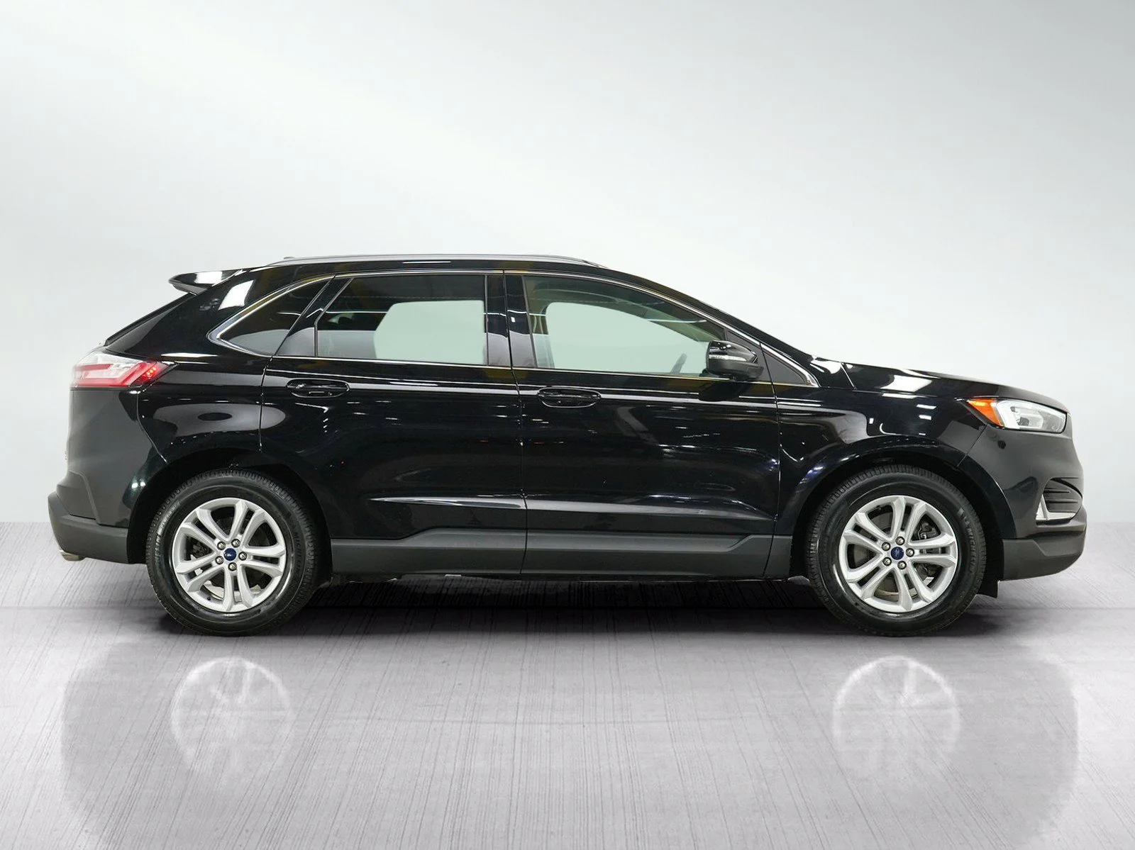 Used 2020 Black Ford SEL image 6