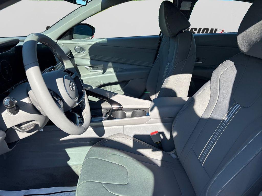 New 2025 White Hyundai SEL Sport image 9