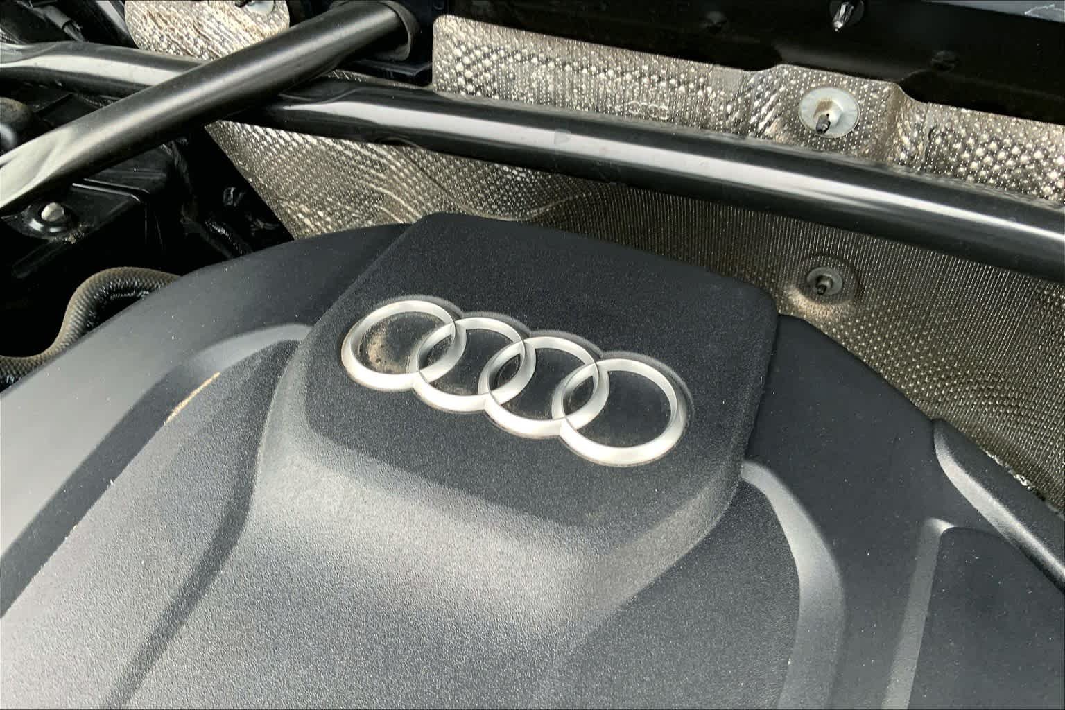 Used 2019 Mythos Black Metallic Audi Premium Plus image 31