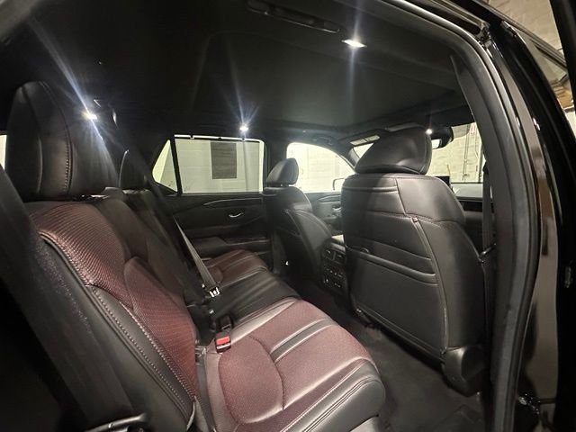 2025 Honda Pilot Black Edition - Photo 16