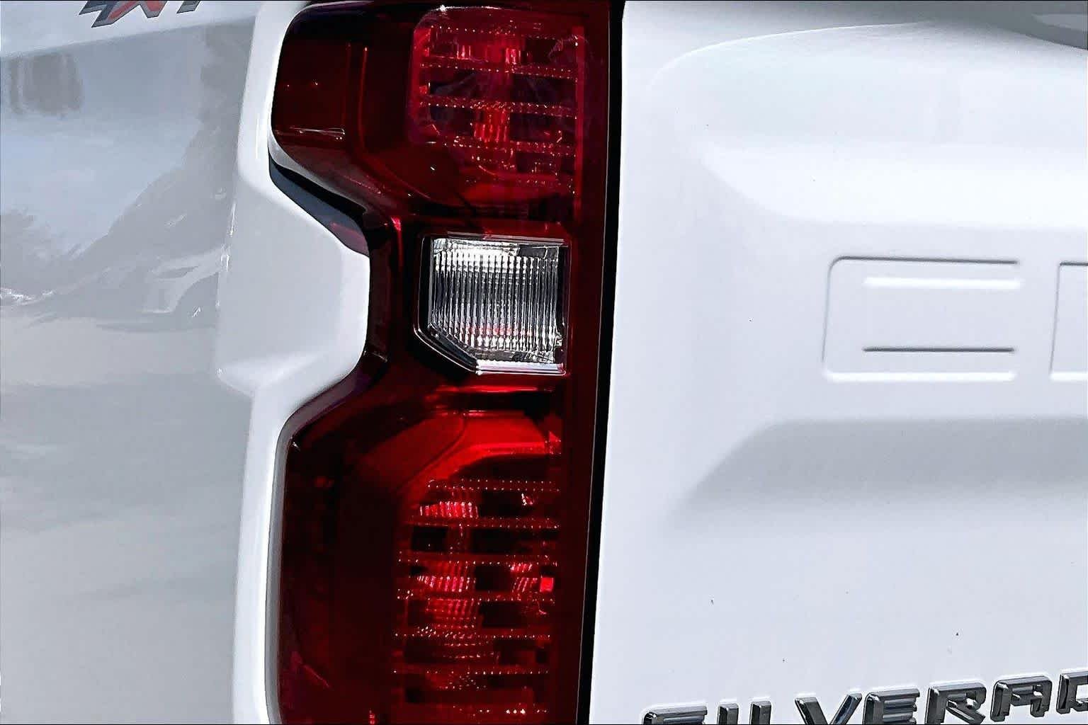 Used 2023 Summit White Chevrolet LT image 29