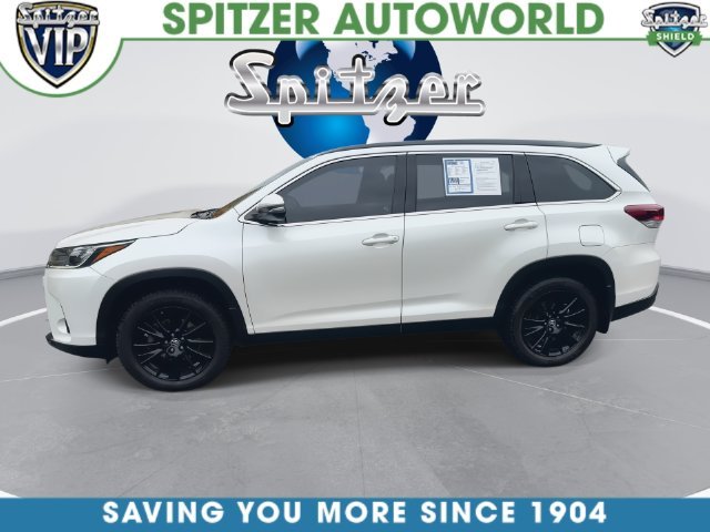 Used 2019 White Toyota SE image 10