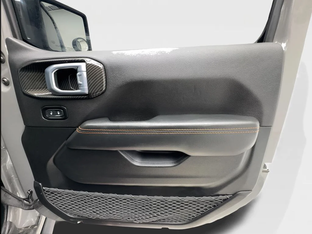 Used 2021 Gray Jeep Mojave image 33