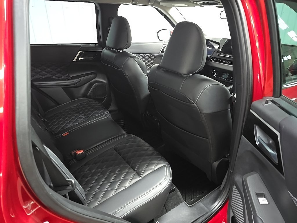 Used 2023 Red Mitsubishi SEL image 18