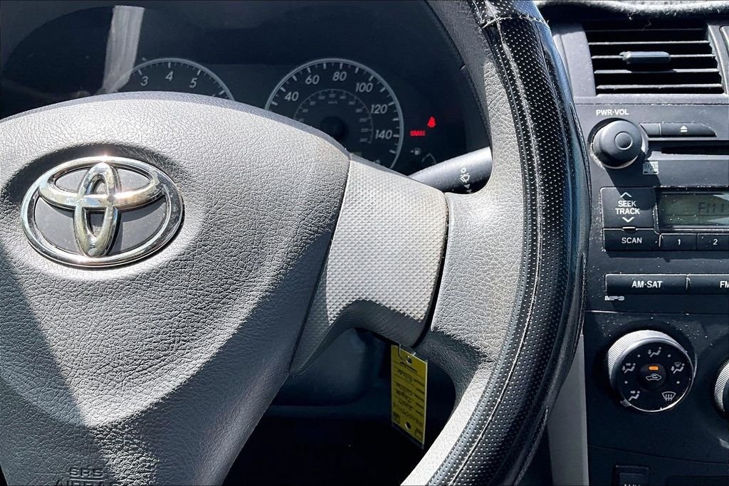 Used 2009 Silver Toyota Base image 21