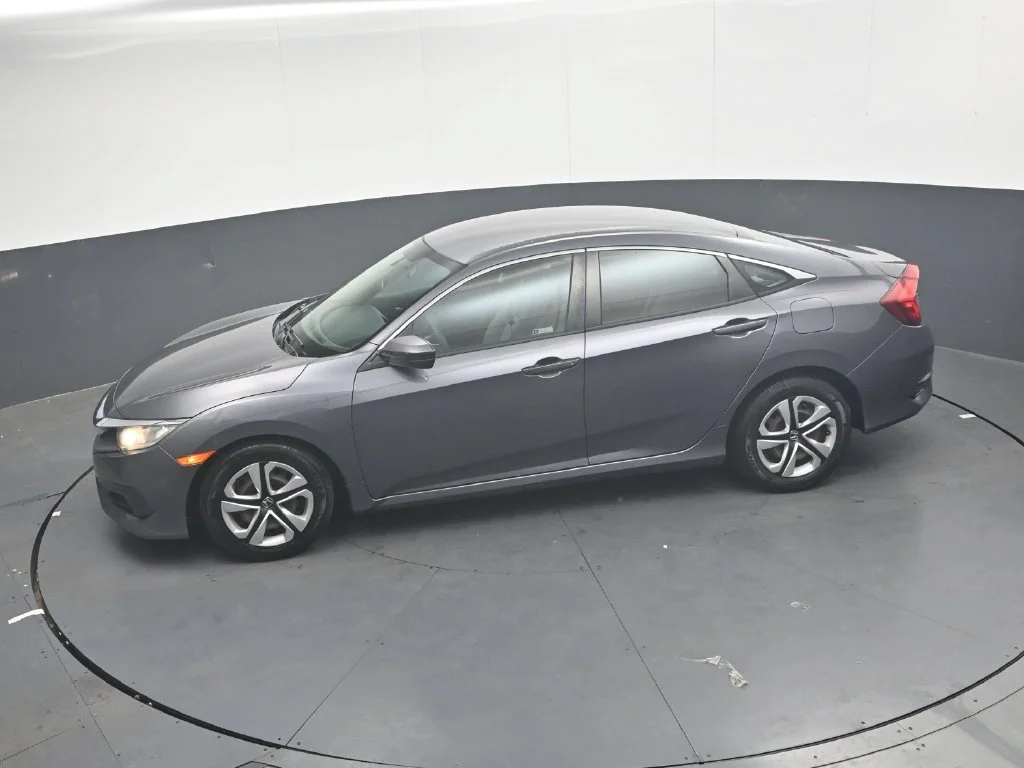 Certified Used 2018 Lunar Silver Metallic Honda LX image 22