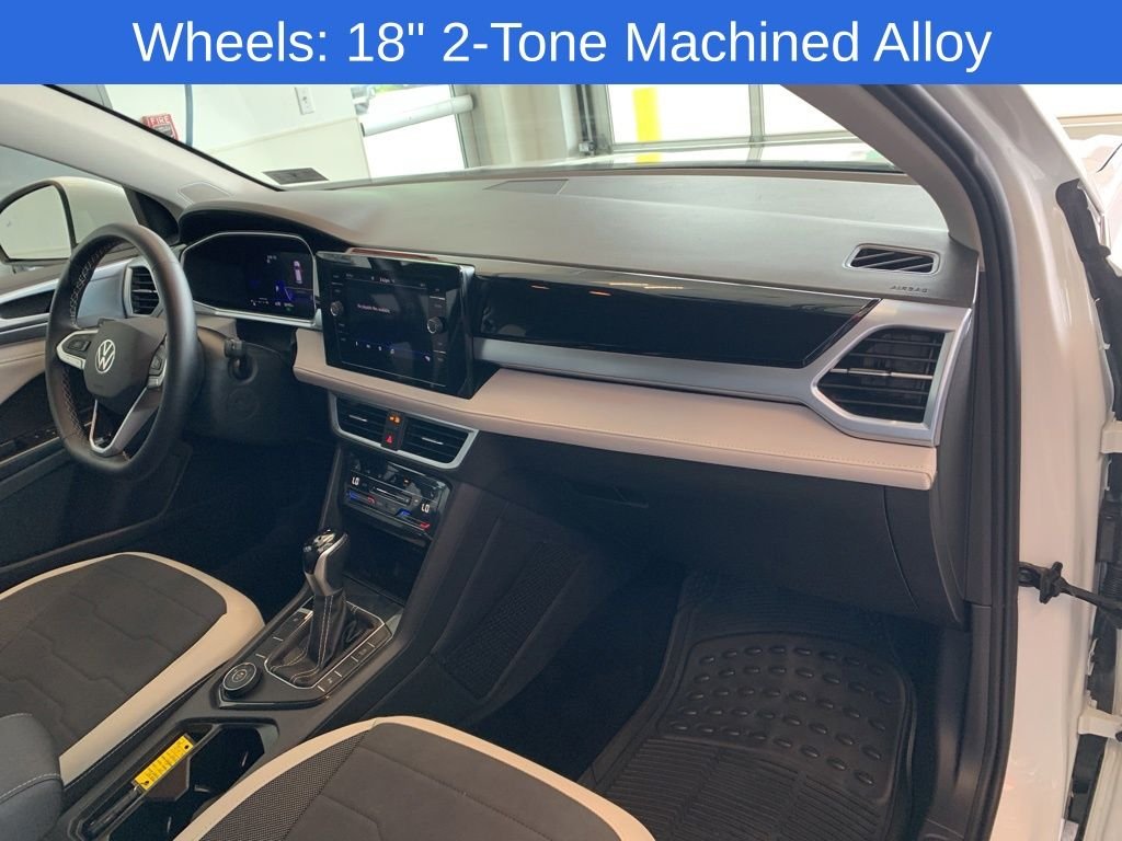 2025 Volkswagen Taos SE - Photo 19