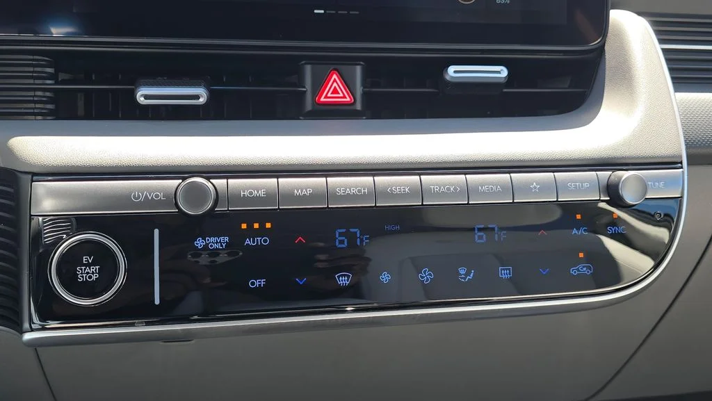 Used 2025 Gravity Gold Matte Hyundai Limited image 33
