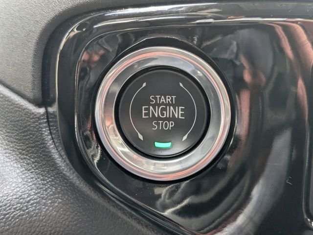 Used 2025 White Chevrolet LT image 25