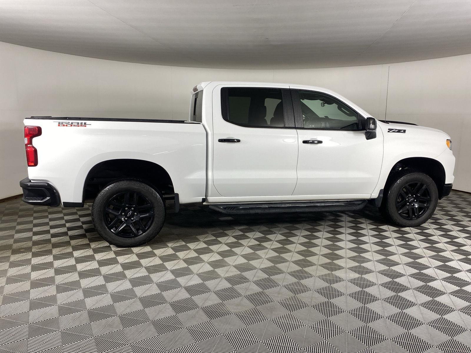 Used 2025 Summit White Chevrolet LT Trail Boss image 8