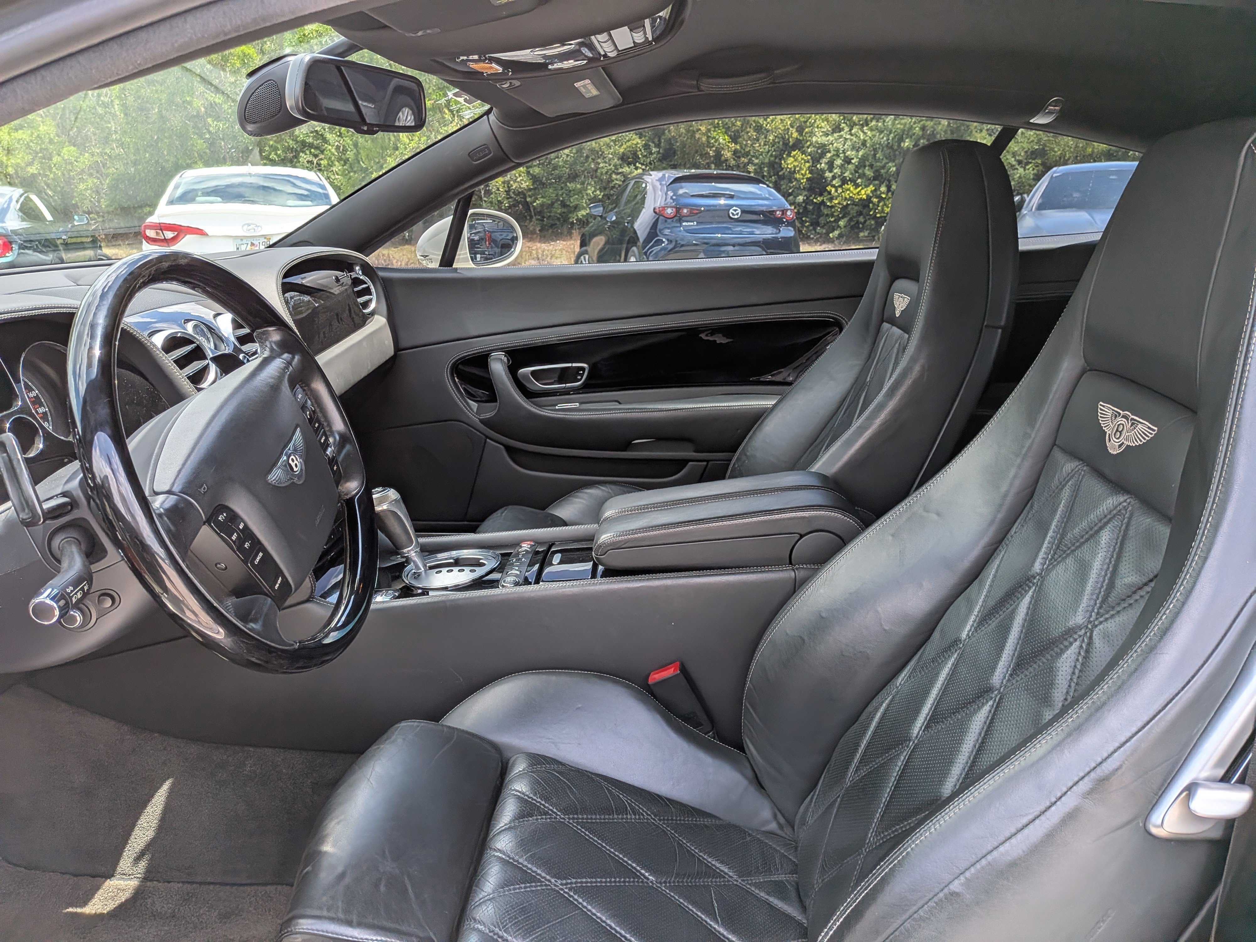 Used 2009 Glacier White Bentley Base image 18