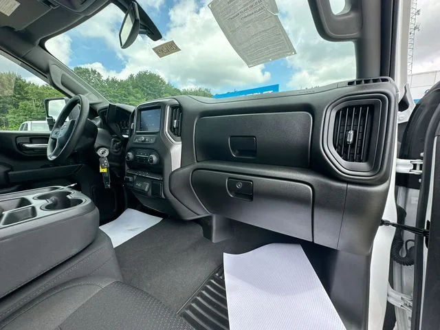 Used 2023 White Chevrolet Custom image 31