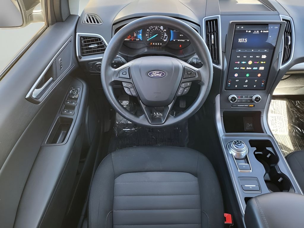 Used 2022 Oxford White Ford SE image 13