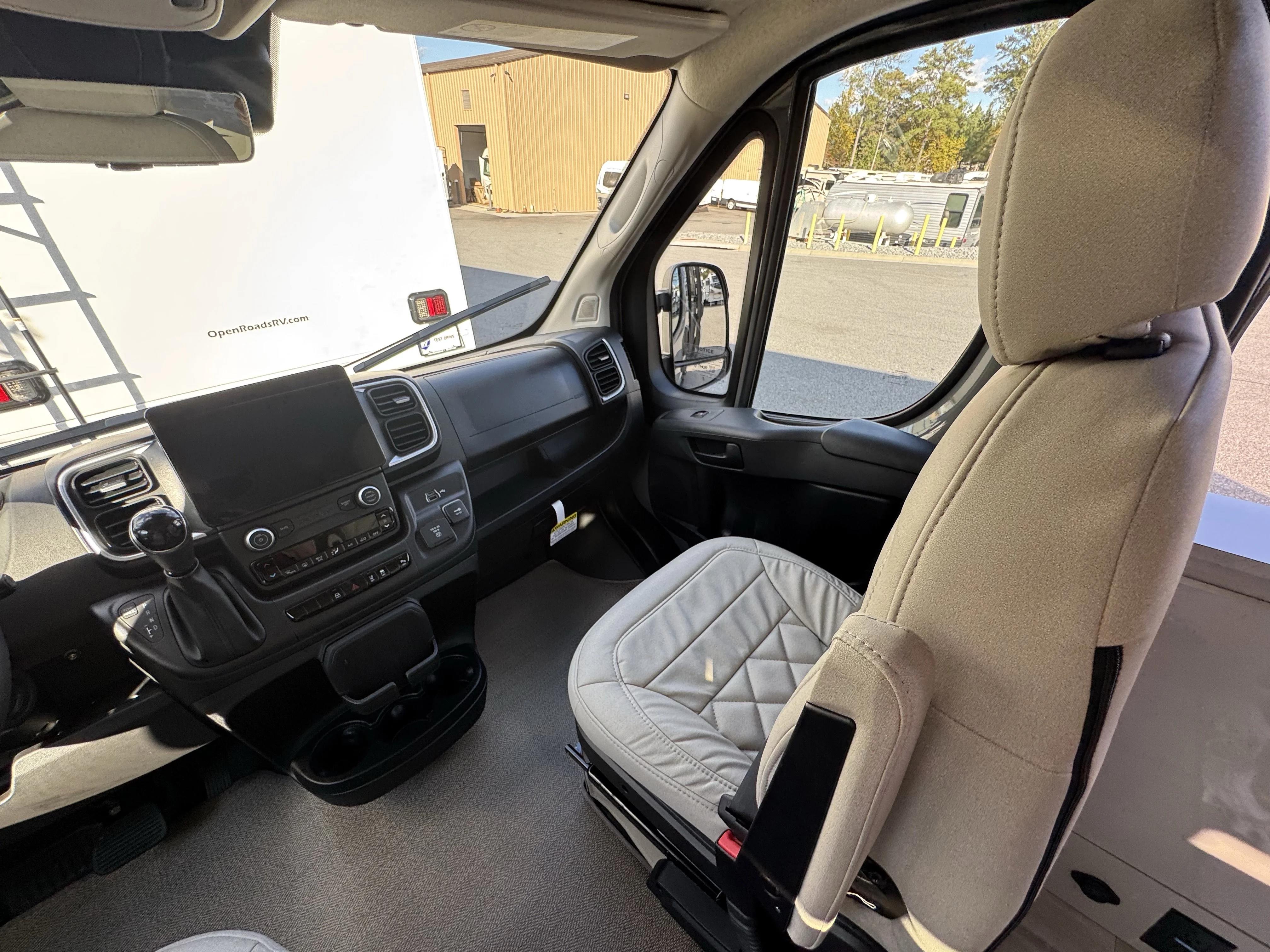 2025 RAM ProMaster Window Van Base - Photo 10