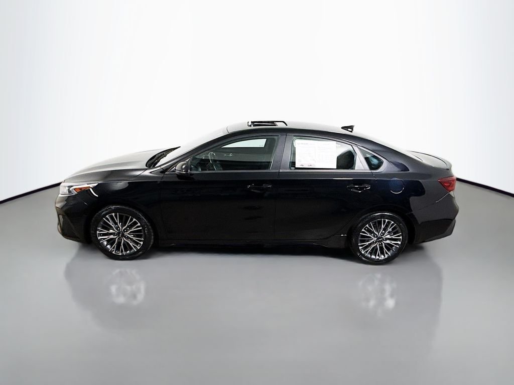 Used 2023 Aurora Black Kia GT-Line image 4
