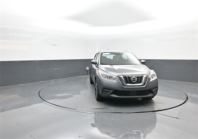2020 Nissan Kicks SV photo 2