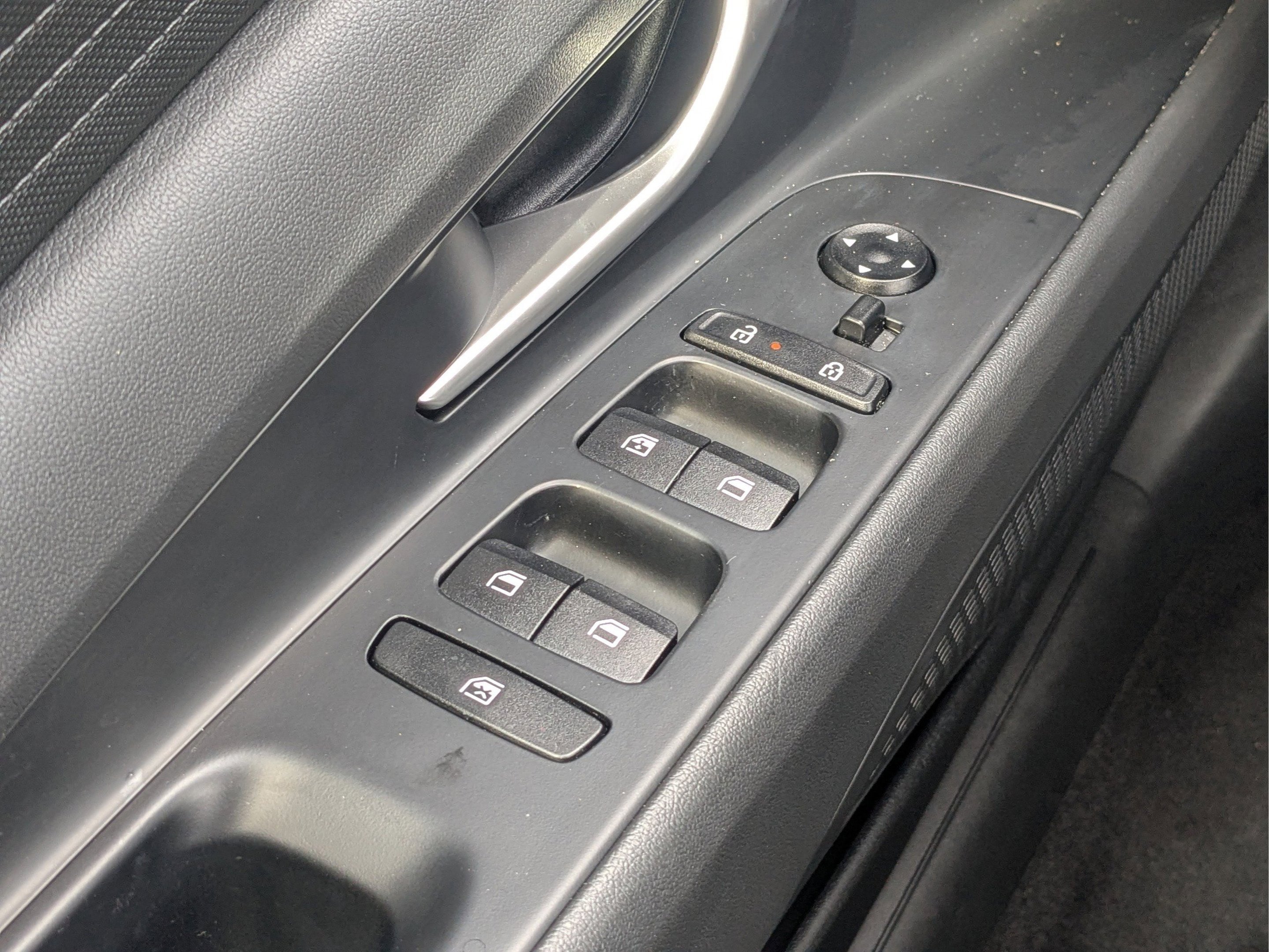 Used 2025 Fluid Metal Hyundai Blue image 21