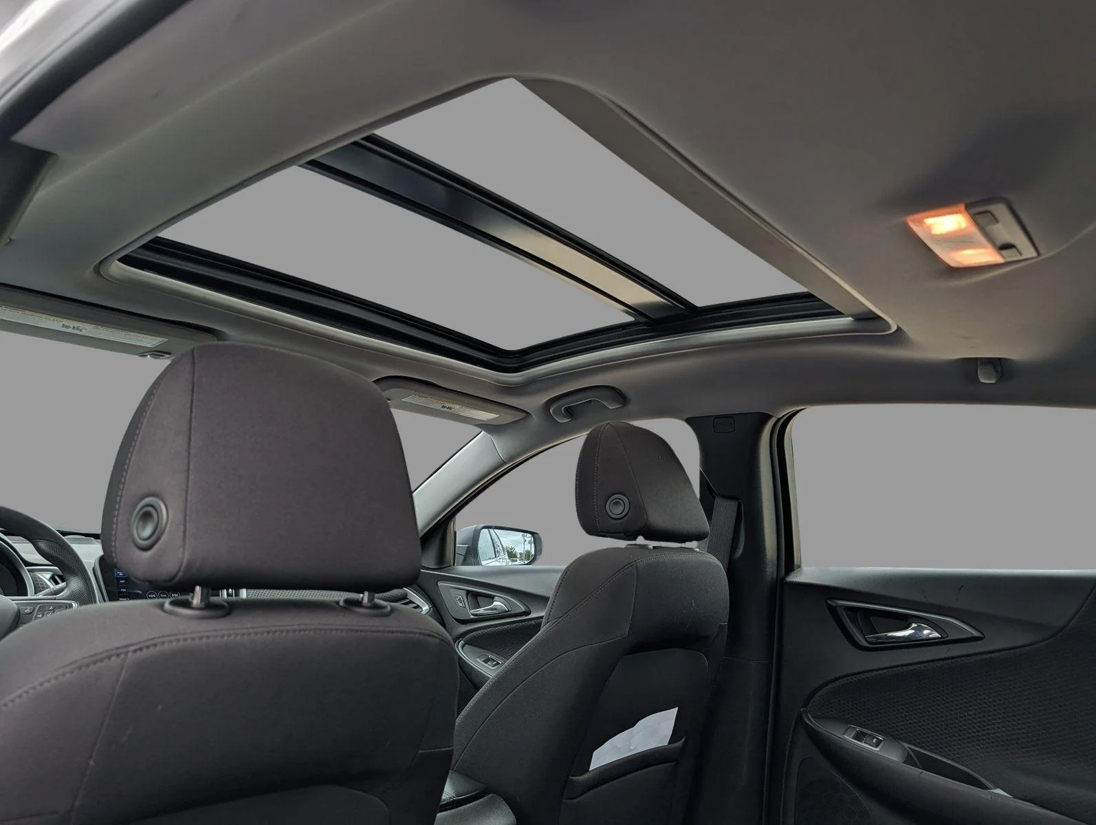 Used 2024 Summit White Chevrolet LT image 31