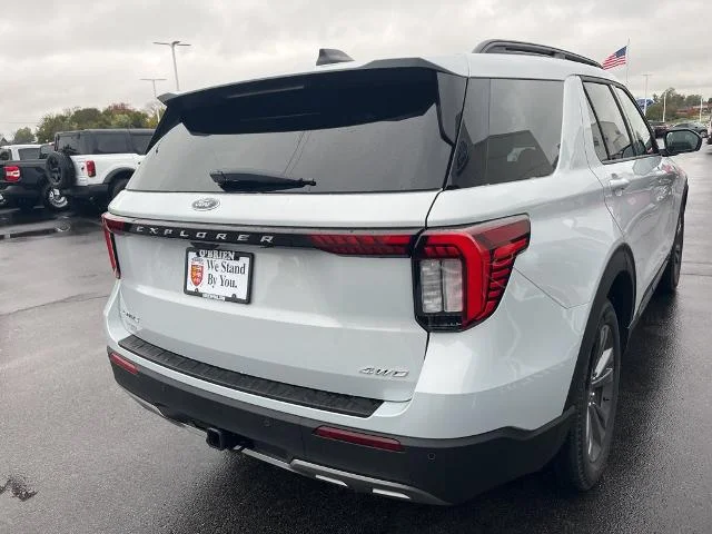 New 2026 Space White Metallic Ford Active image 32