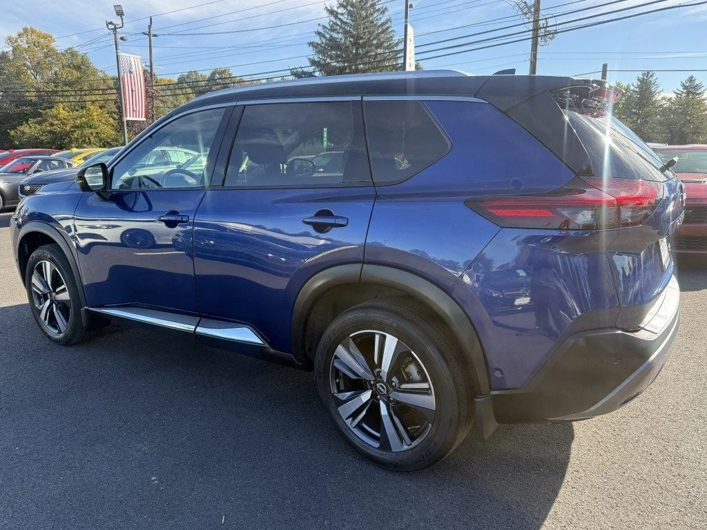 Used 2023 Caspian Blue Metallic Nissan AWD SL image 7