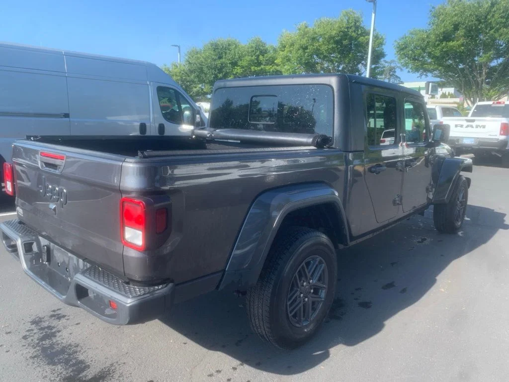 Used 2024 Granite Crystal Metallic Clearcoat Jeep Sport S image 4