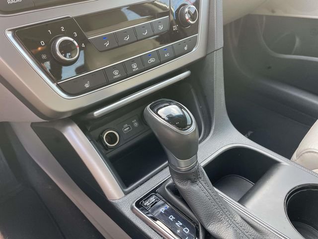Used 2017 Silver Hyundai Sport image 32