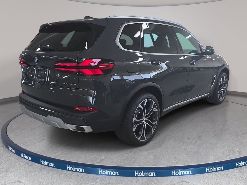 New 2026 Dravit Grey Metallic BMW sDrive40i image 4
