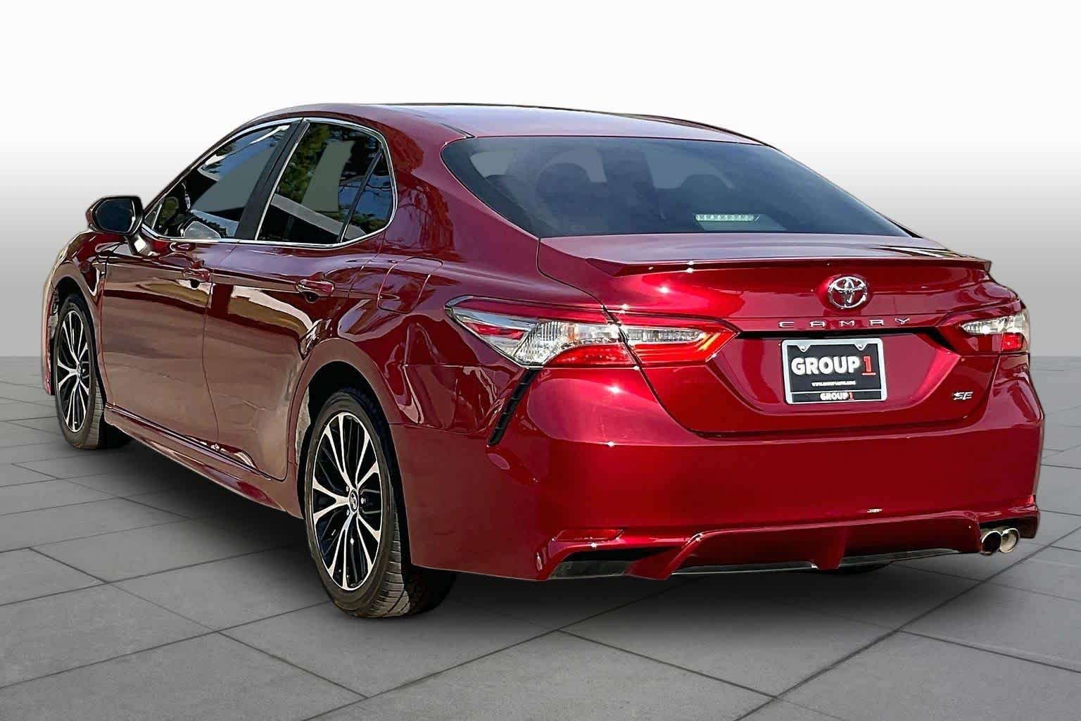 Used 2018 Ruby Flare Pearl Toyota SE image 12