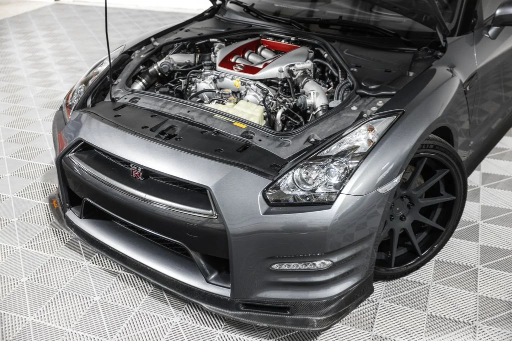 Used 2013 Gray Nissan Premium image 21