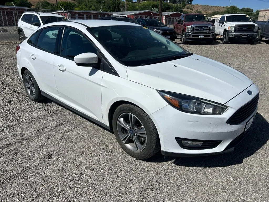 Used 2018 White Ford SE image 1