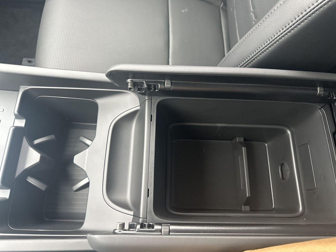 2026 Hyundai Santa Fe Limited - Photo 32