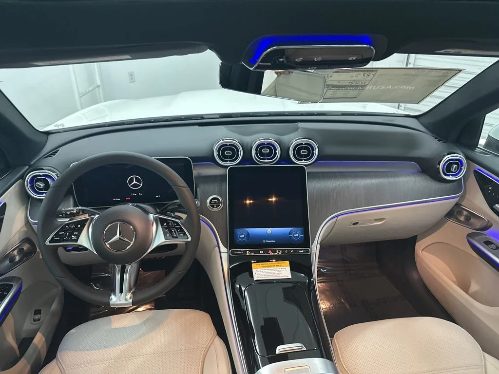 Used 2026 White Mercedes-Benz GLC 300 image 21