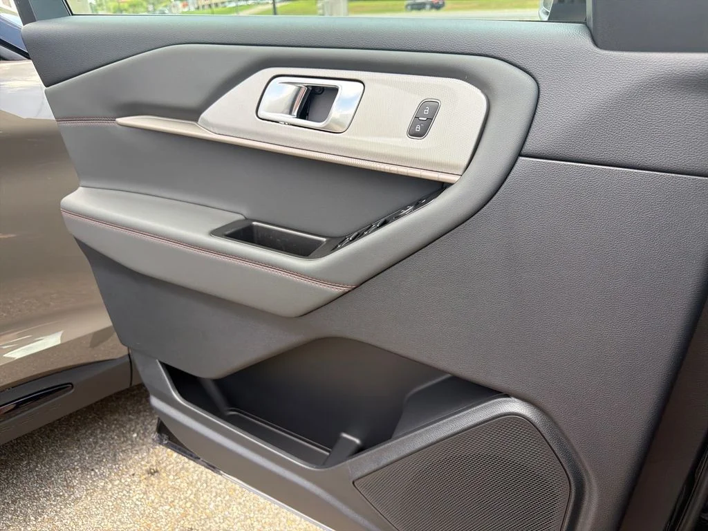 New 2026 Agate Black Metallic Ford Active image 6