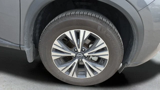 Used 2023 Gun Metallic Nissan SV image 20