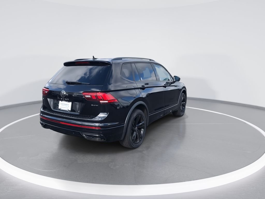Used 2023 Black Volkswagen 2.0T SE R-Line Black image 8