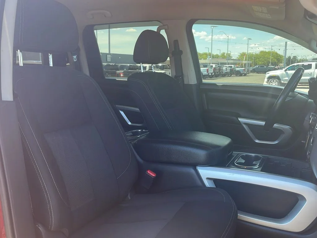 Used 2017 Cayenne Red Nissan SV image 20