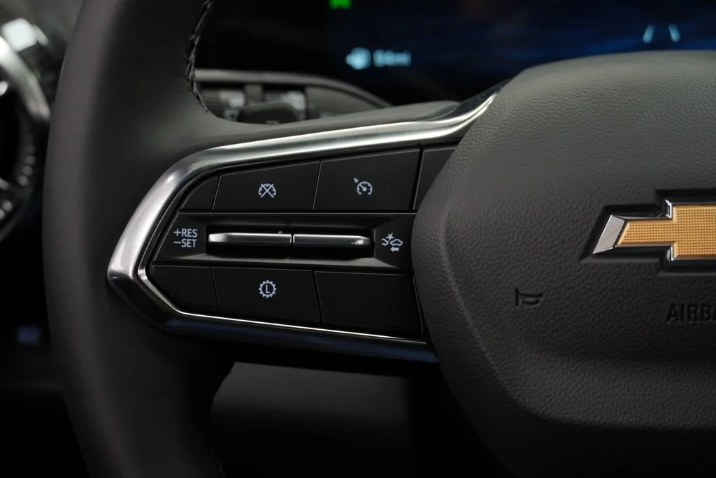 New 2027 Mosaic Black Metallic Chevrolet LT image 28