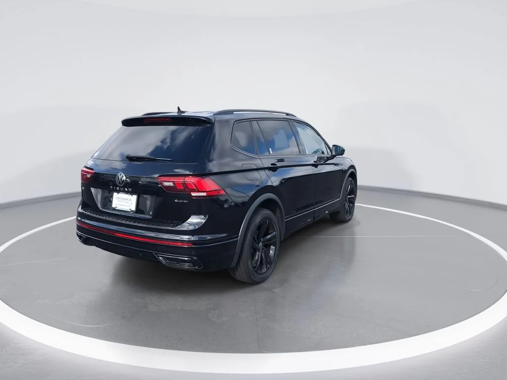 Used 2023 Black Volkswagen 2.0T SE R-Line Black image 8