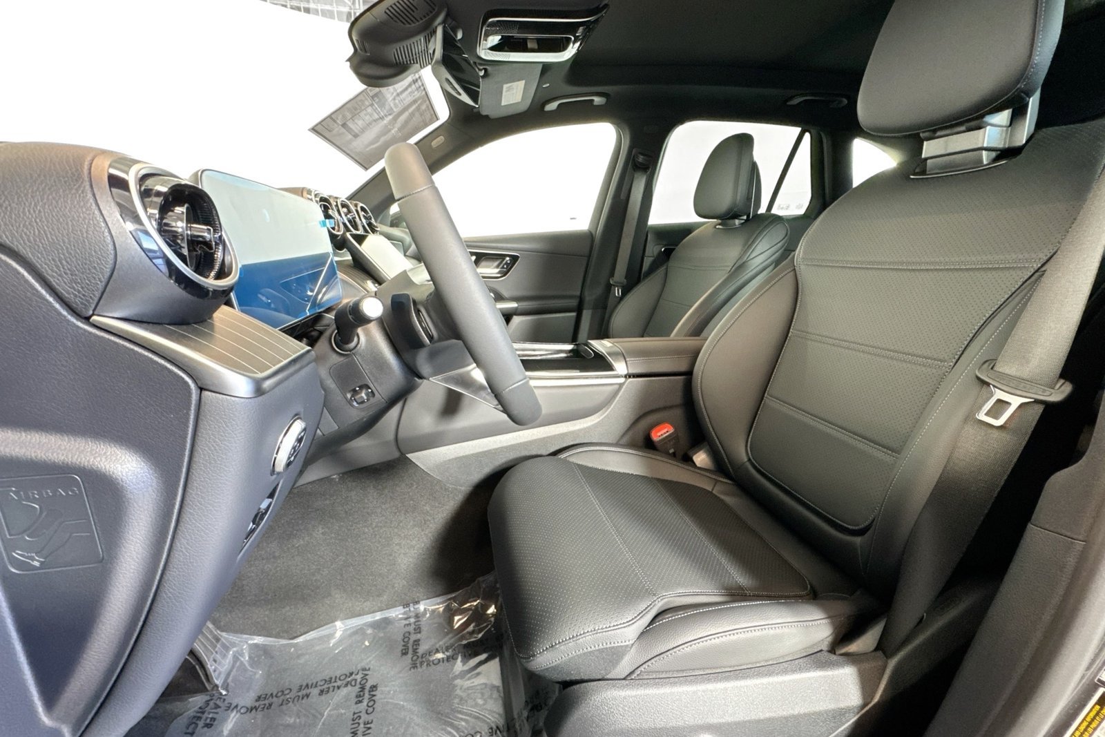 New 2026 Graphite Grey Metallic Mercedes-Benz GLC 300 image 18