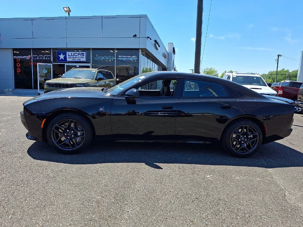 New 2026 Diamond Black Crystal Pearlcoat Dodge Scat Pack Plus image 5