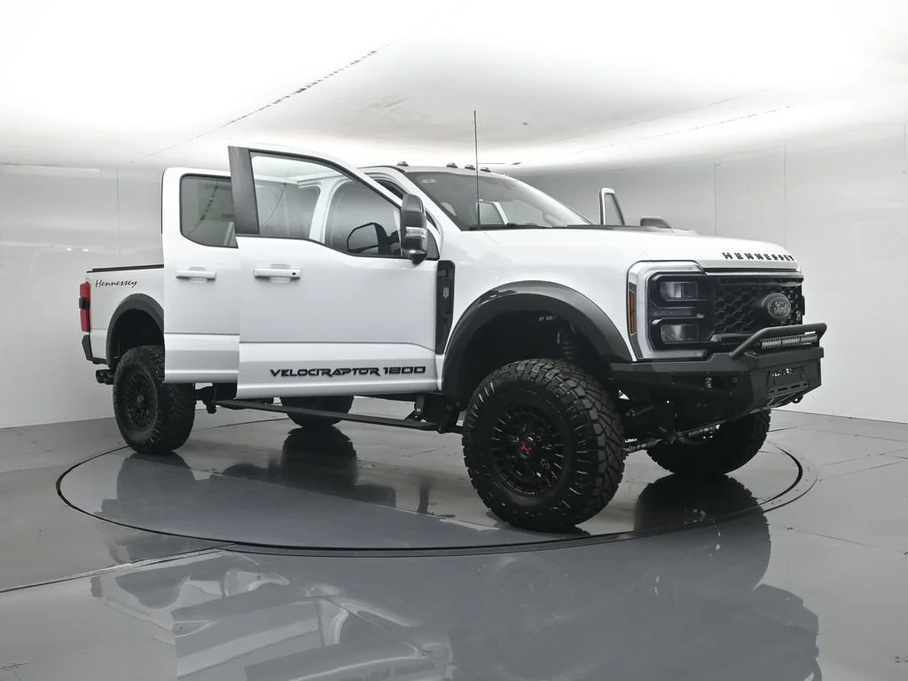 New 2026 Oxford White Ford Lariat image 37