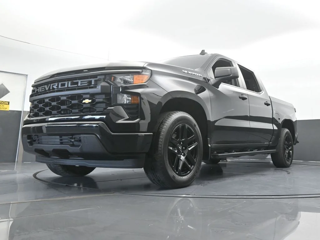 Used 2024 Black Chevrolet Custom image 50