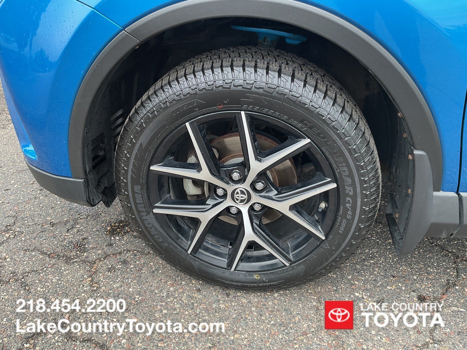 Used 2016 Electric Storm Blue Toyota SE image 9