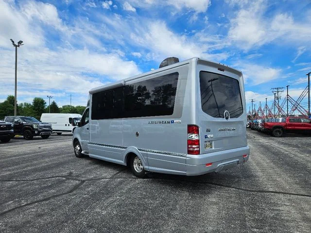 Used 2019  Mercedes-Benz Standard Roof V6 image 8