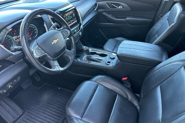 Used 2018 Beige Chevrolet Premier image 9
