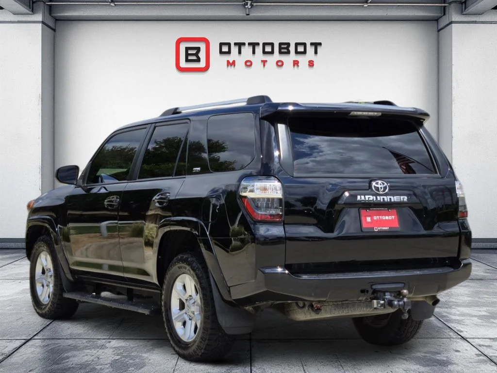 Used 2022 Black Toyota SR5 image 3