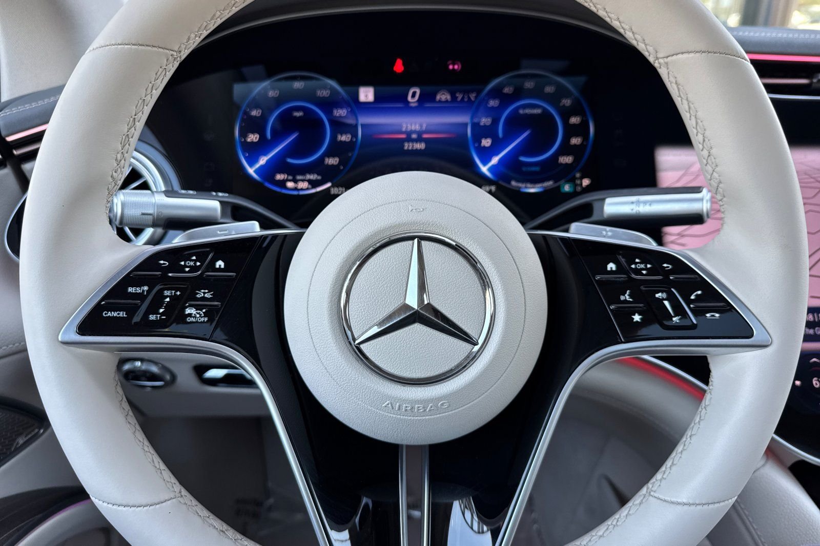Certified Used 2024 White Mercedes-Benz 450 image 21