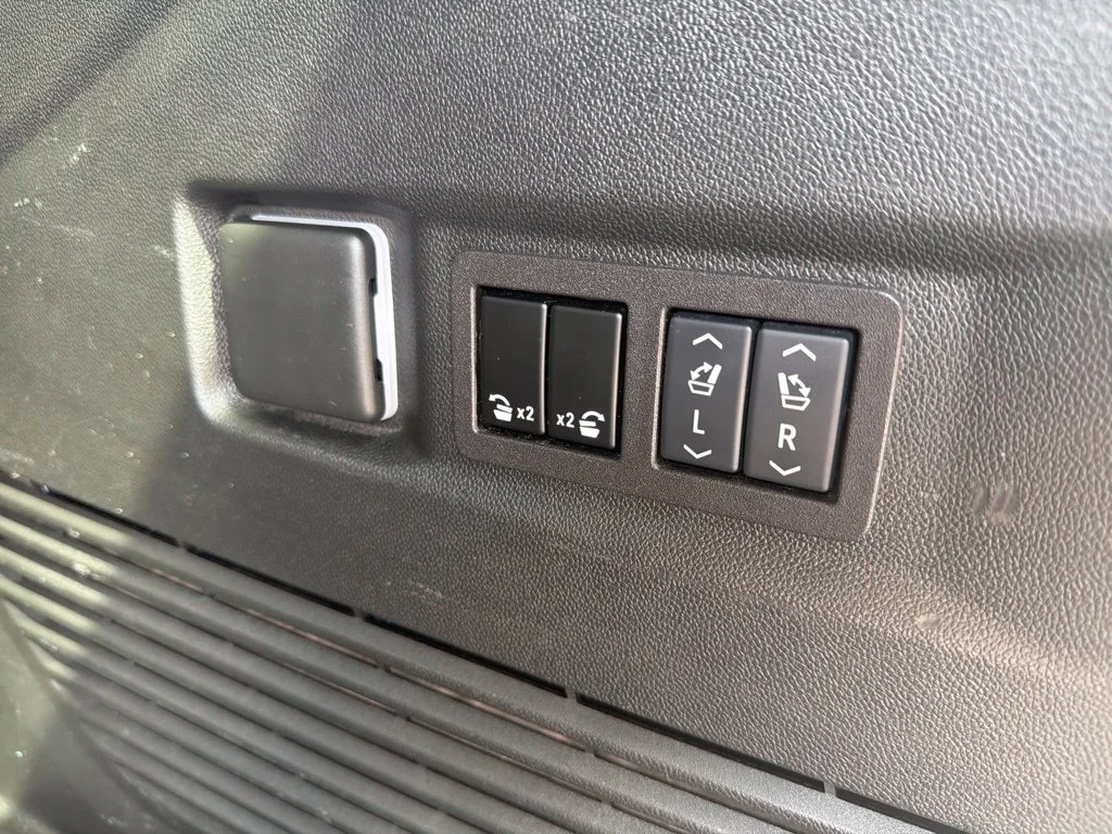 Used 2024 Sterling Metallic GMC AT4 image 37